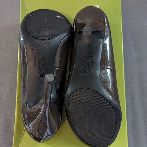 🎉3/$25🎉 Moideal Faux Patent Leather Pumps - Picture 8 of 9